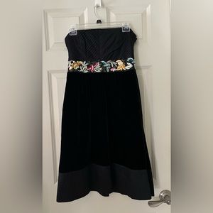 Anthropologie Floreat Black floral embroidered Evening Enchantment Dress size 4